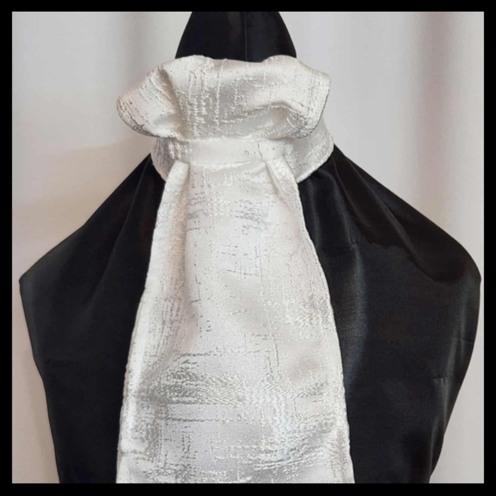 PRE-TIED EQUESTRIAN STOCK TIE ~ TAILORED IN 🇺🇸 - FREE SHIPPING! NWT!